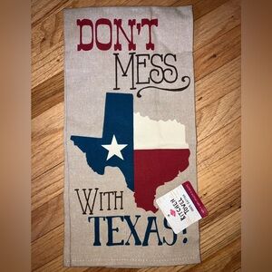 NWT Don't Mess With Texas! Kitchen Towel 🤠